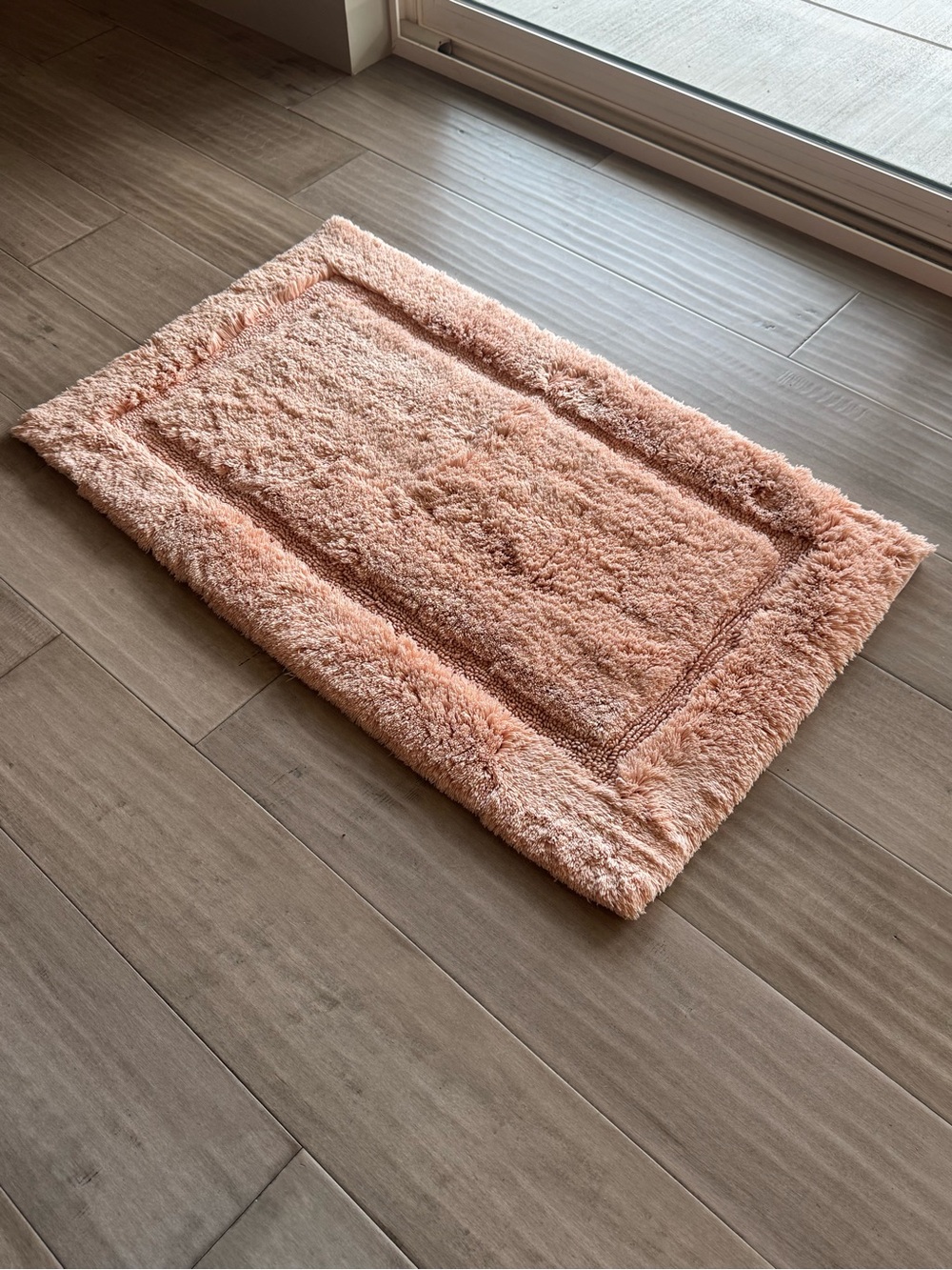 Frontgate Resort Rug Bath Mat in Peony
